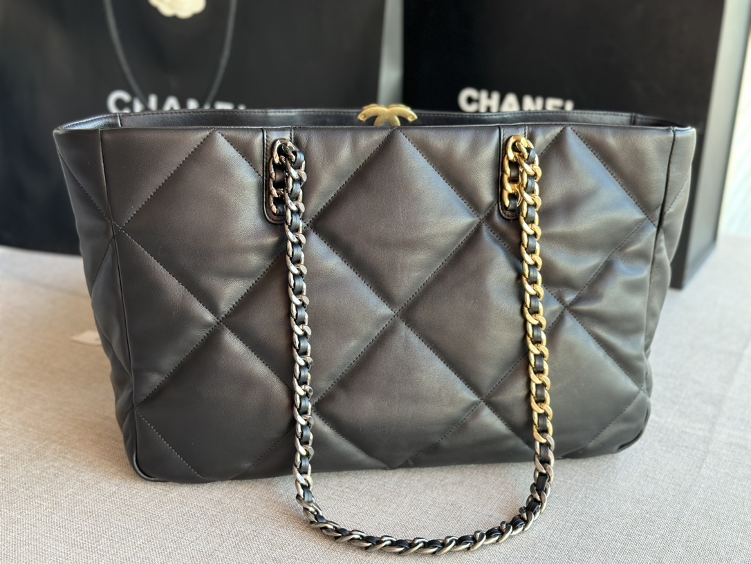 Handbag Chanel AS366 size 24 X41 X10 cm - vstockx