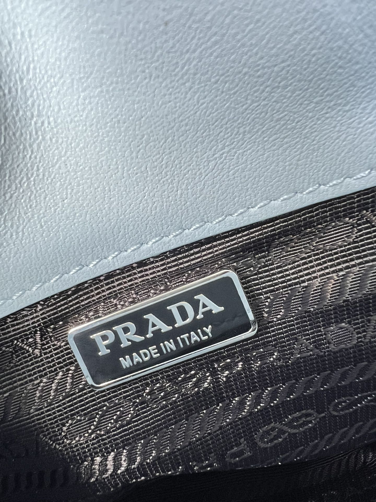 handbags prada 1BH188 17*14.5*7 - vstockx