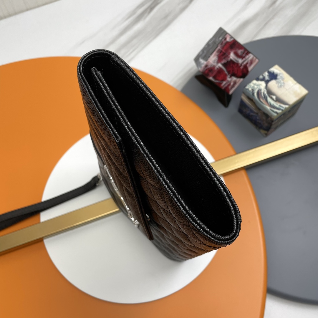 Handbags SAINT LAURENT 617662 size 21x16x3 cm - vstockx