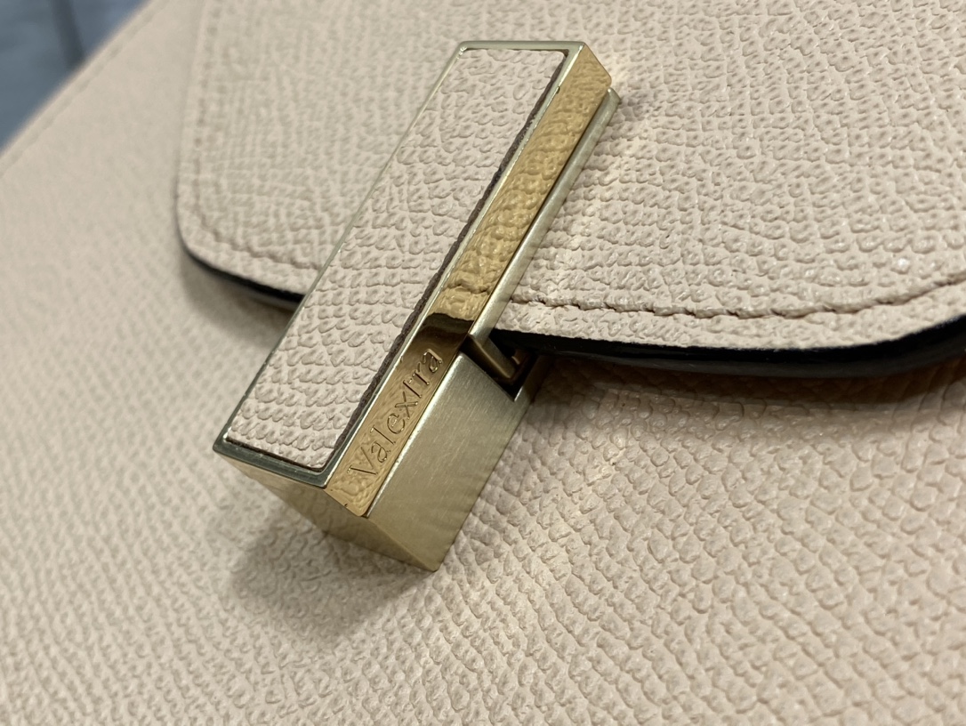 Handbag VALEXTRA size ** - vstockx