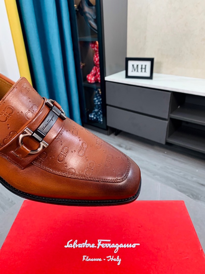 Salvatore Ferragamo Boots 28 - vstockx