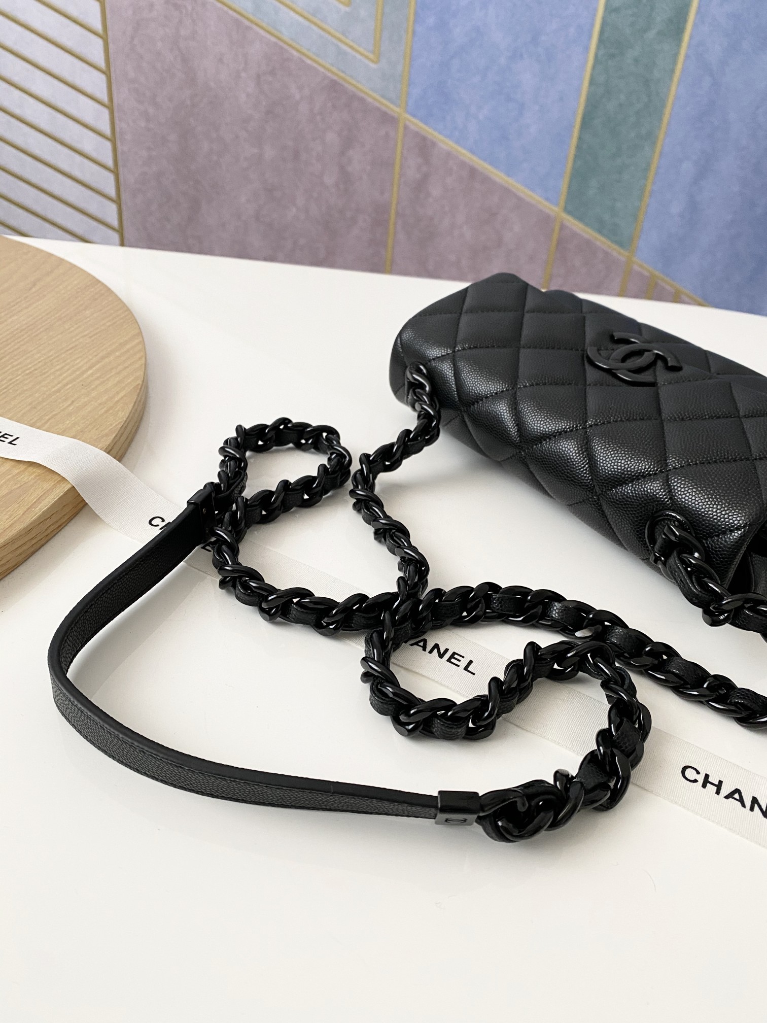 Handbag Chanel 2302 size 20x12.5x6 cm - vstockx