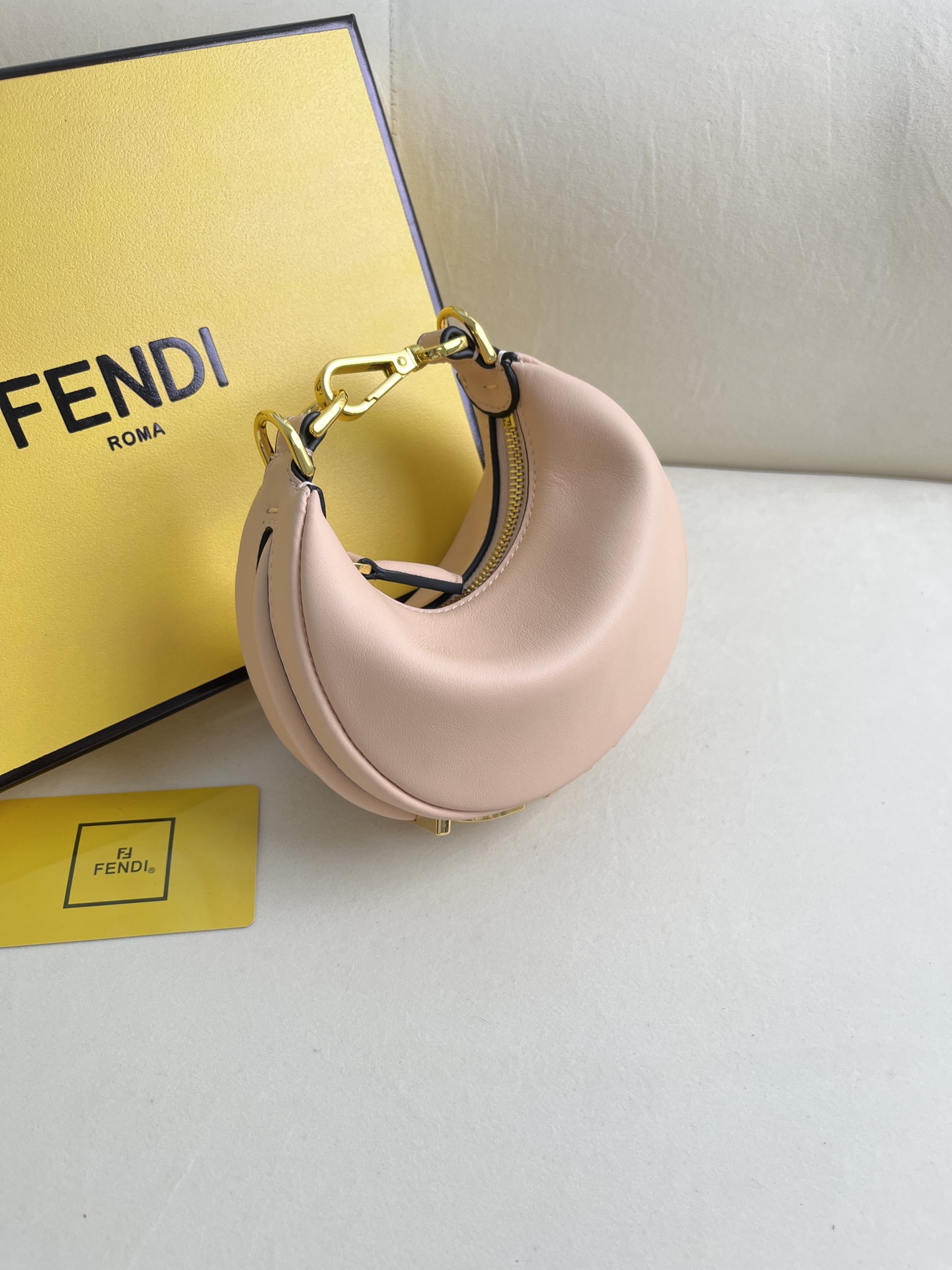 handbags FENDI 206 size:16.5*14*5cm - vstockx