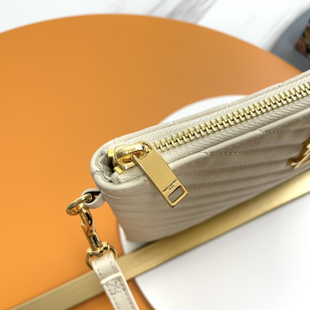 Handbags SAINT LAURENT 379039 size 24  17.5  1.5 cm - vstockx