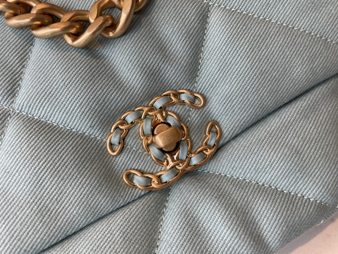 Handbag Chanel AS1160 size 26 cm - vstockx