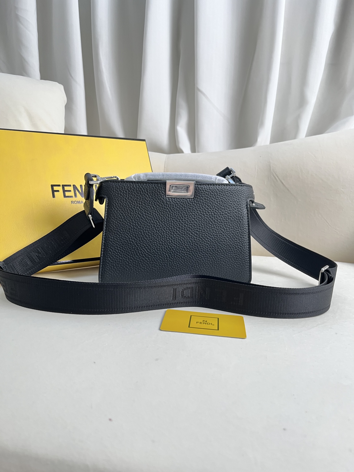 handbags FENDI 8066 size:21cm - vstockx