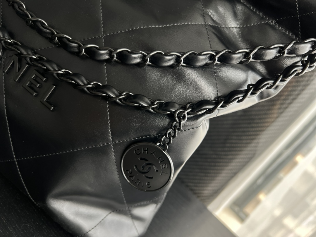 Handbag Chanel size 35cmx37cmx7 cm - vstockx