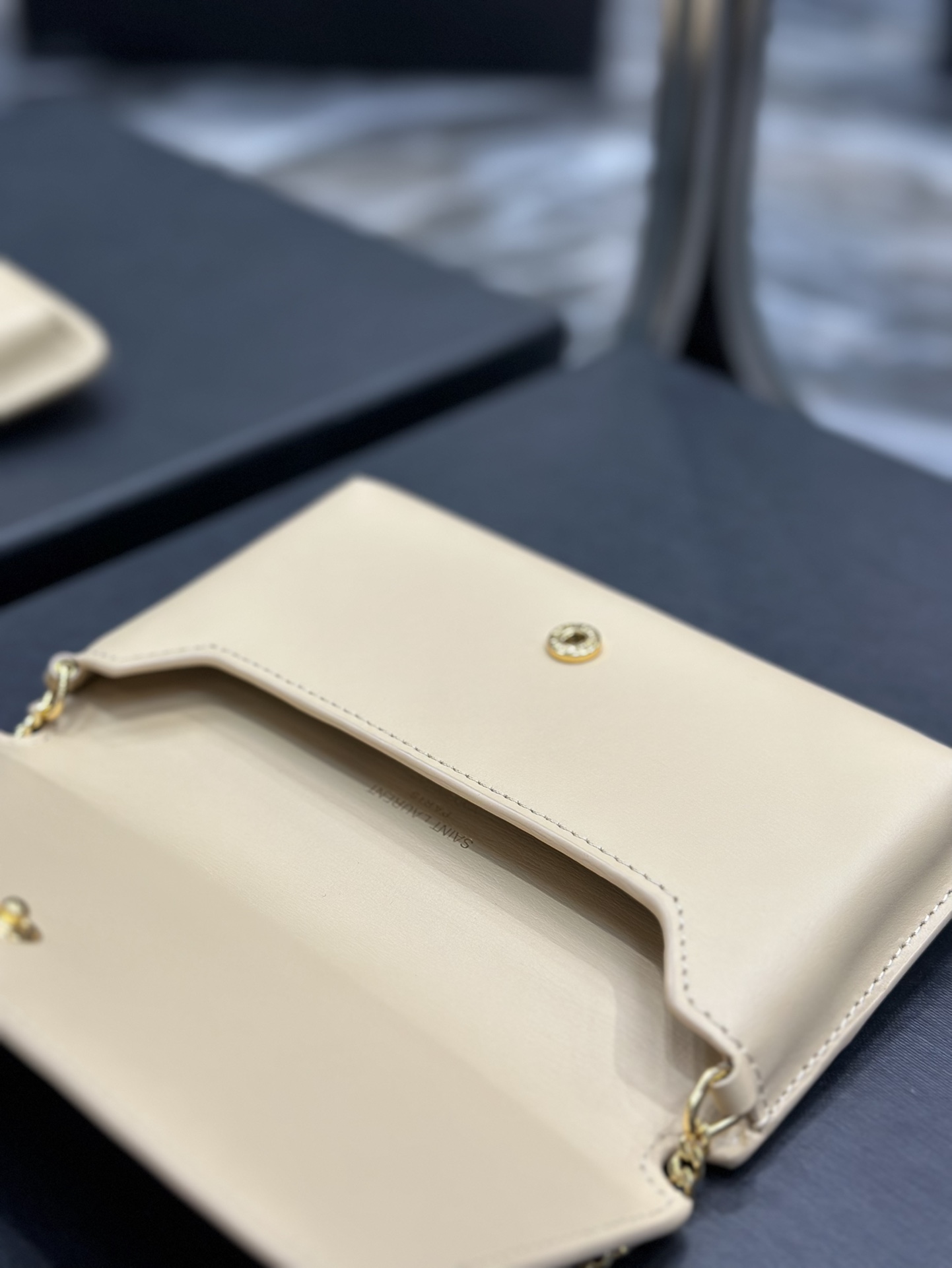 Handbags SAINT LAURENT 635095 size 18x11x2 cm - vstockx