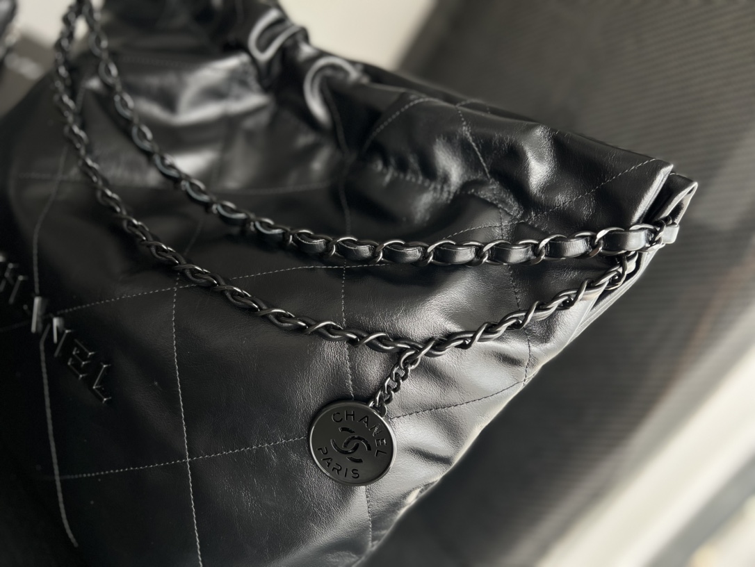 Handbag Chanel size 39cmx42cmx8 cm - vstockx