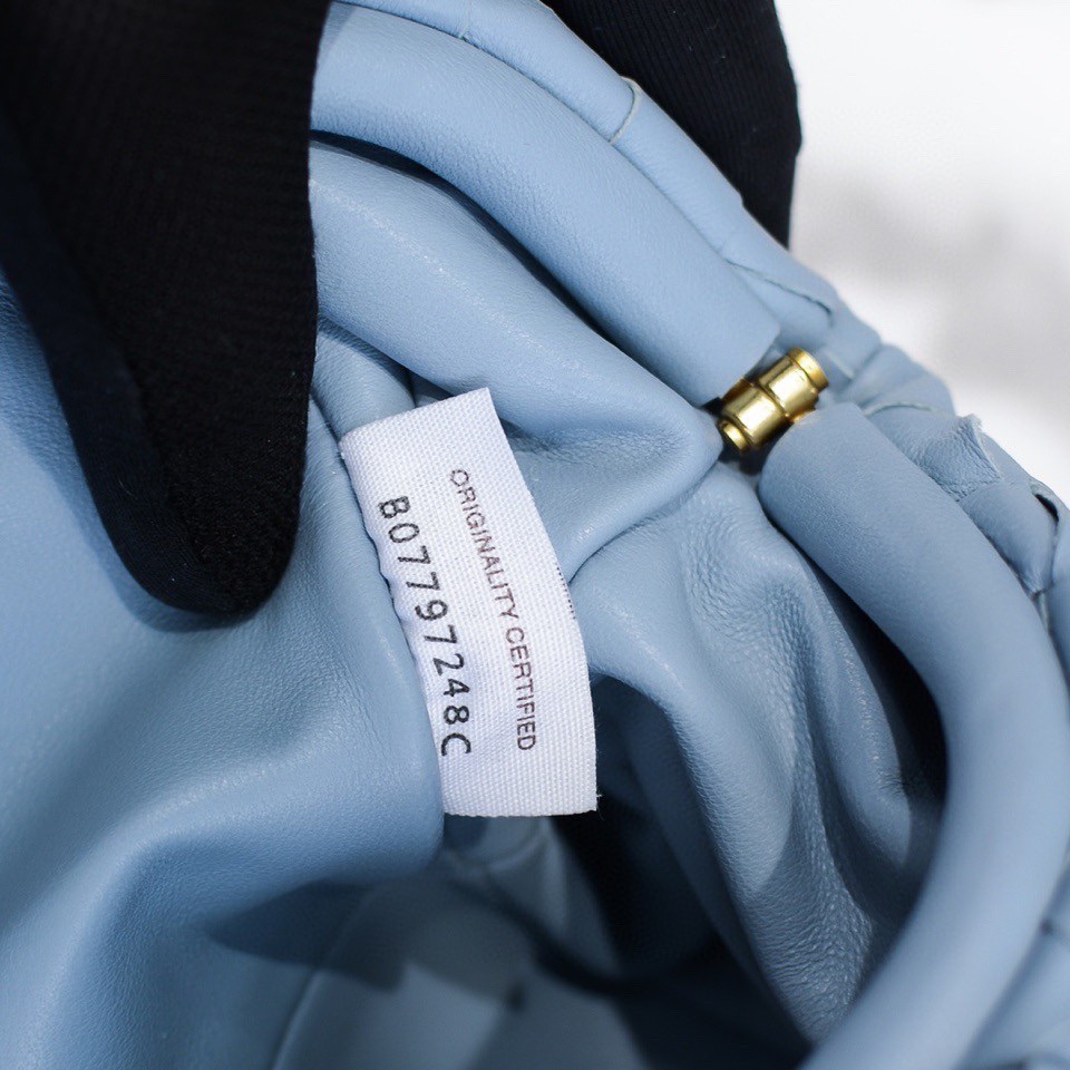 handbags Bottega Veneta The pouch size:23*13*8 - vstockx