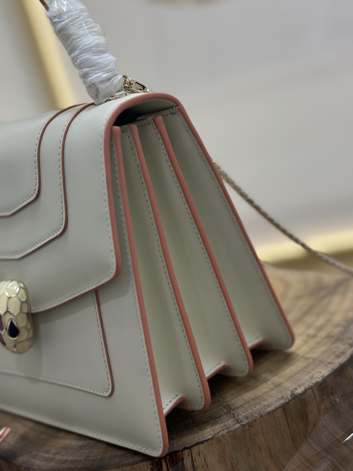 Handbags Bvlgari 38329 size:20*16*9 cm - vstockx