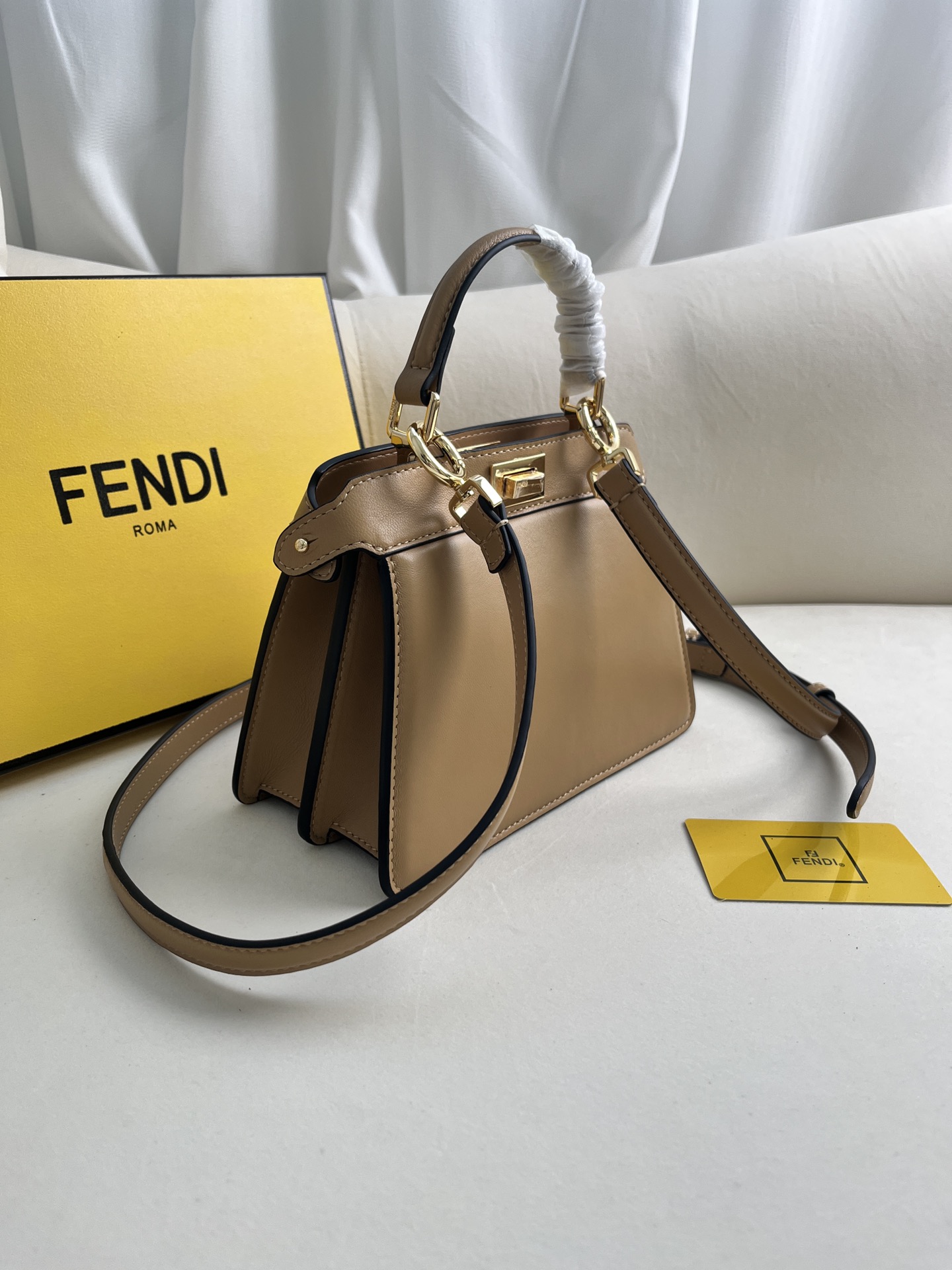 handbags FENDI 0228 size:20*15.5*11cm - vstockx