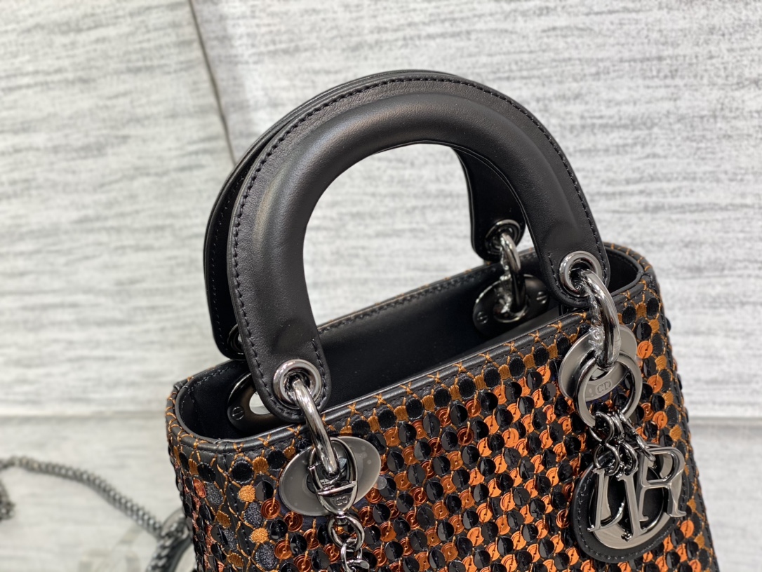 Handbag Dior size 17 cm - vstockx