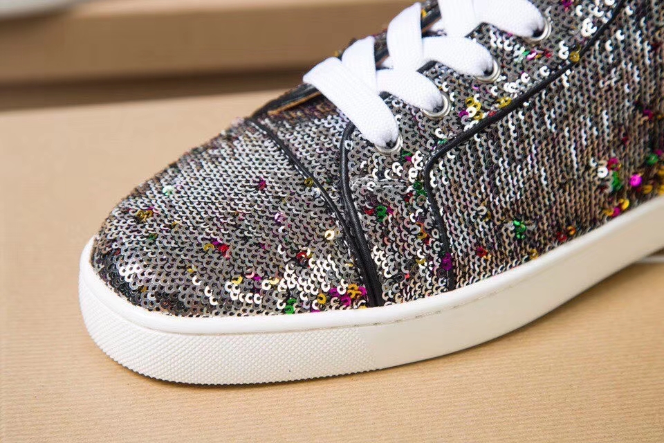 Christian Louboutin Louis Junior Spikes Orlato Flat Sneakers 17 - vstockx