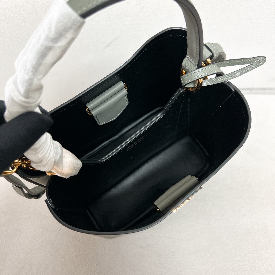 handbags prada 1BA212 22×23×13 - vstockx