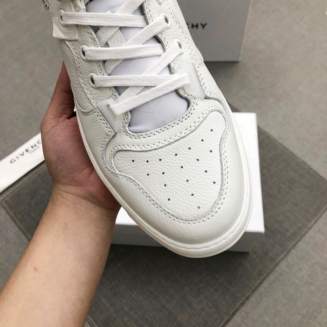 Givenchy Wing Sneakers 3 - vstockx