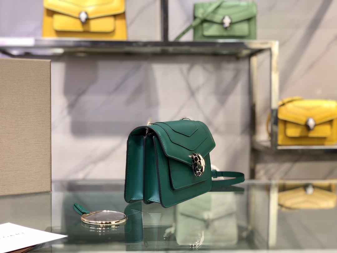 Handbags Bvlgari 9676 size:19*13*7 cm - vstockx