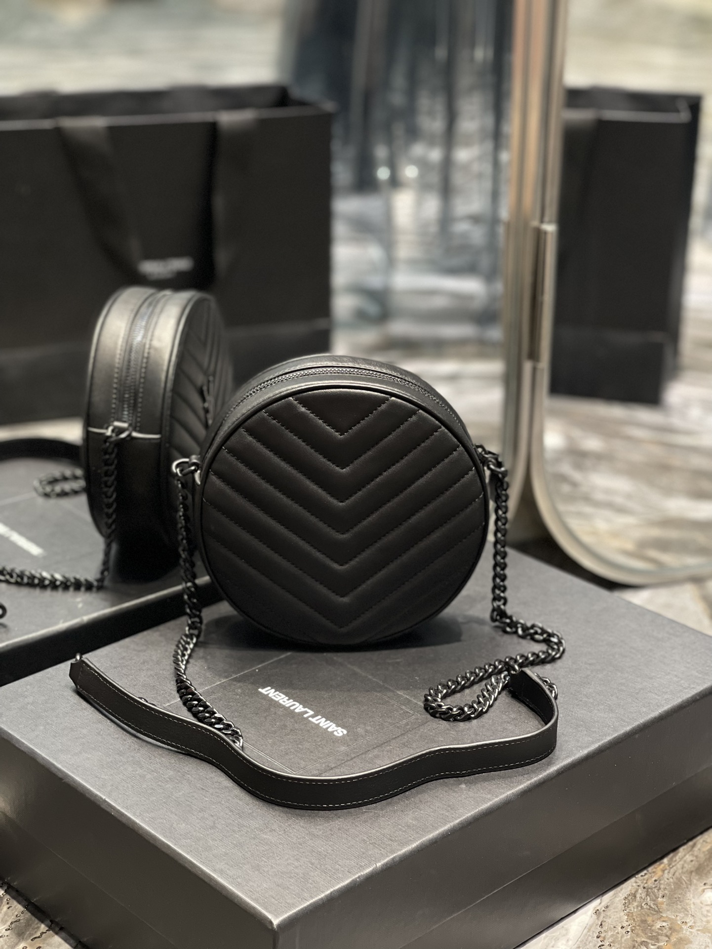 Handbags SAINT LAURENT 610436 size 17x17x5.5 cm - vstockx