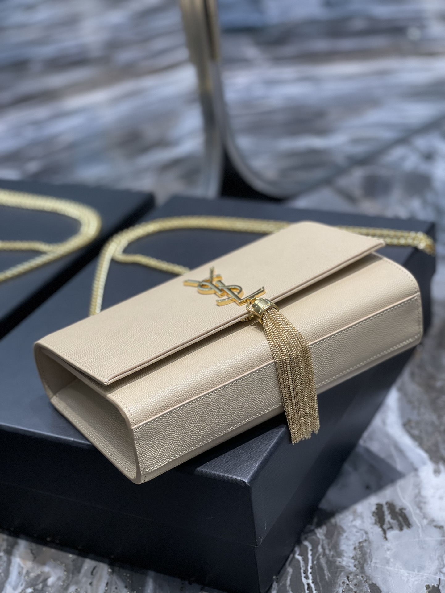 Handbags SAINT LAURENT 354119 size 24x14.5x5 cm - vstockx