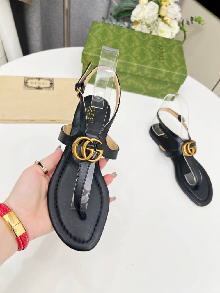 Gucci Women's Double G thong sandal Black leather - vstockx