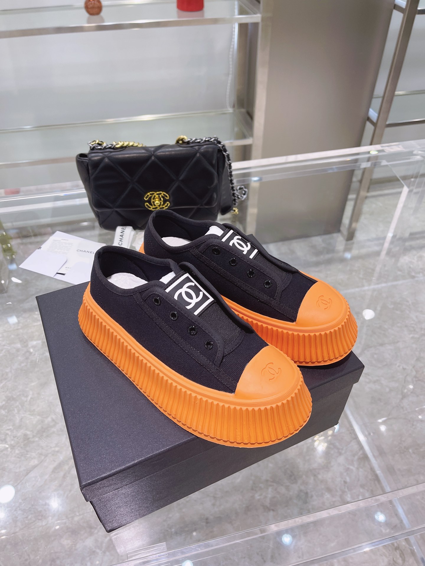 Chanel Platform Sneaker 15 - vstockx