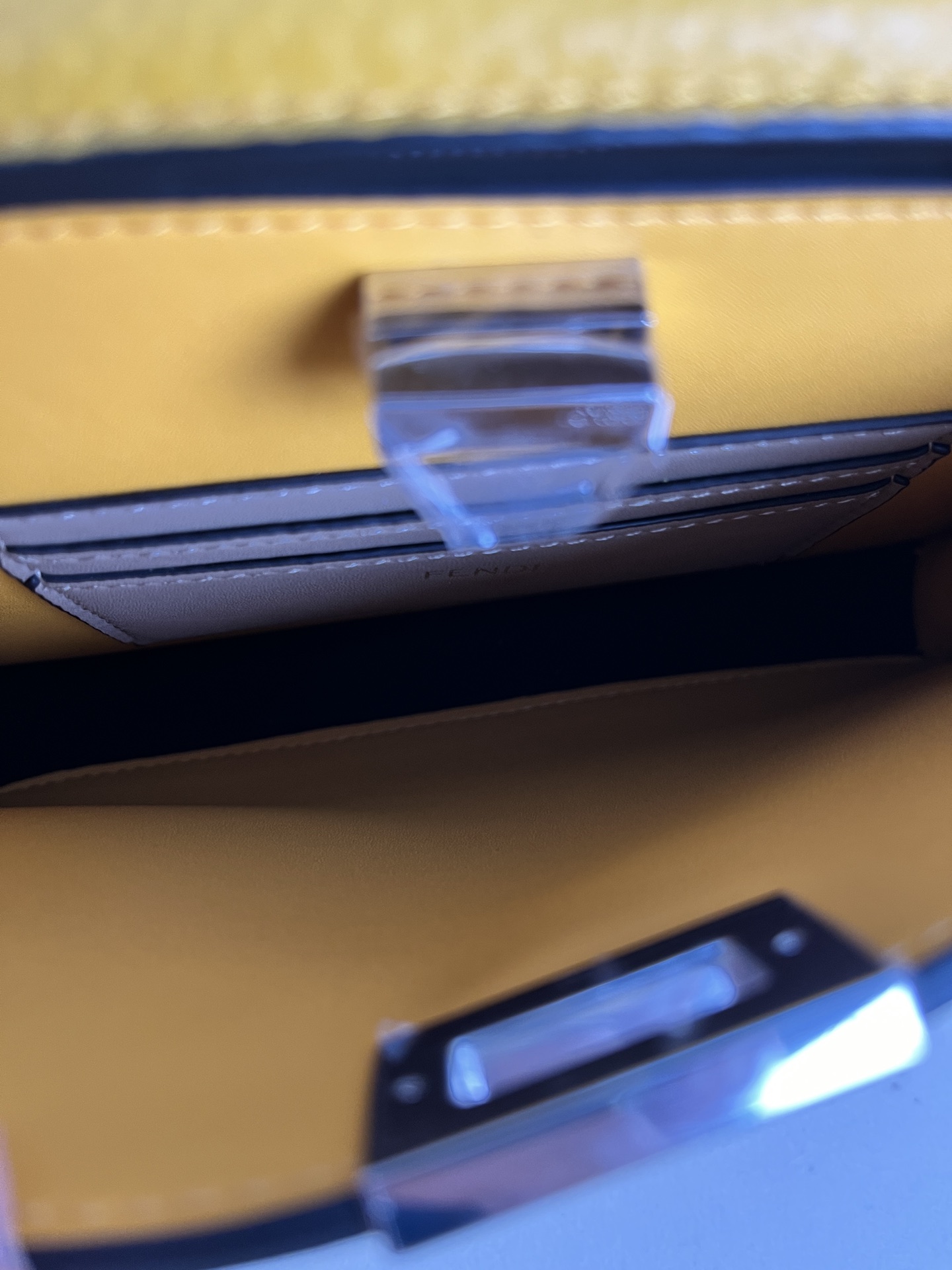 handbags FENDI 8066 size:21cm - vstockx