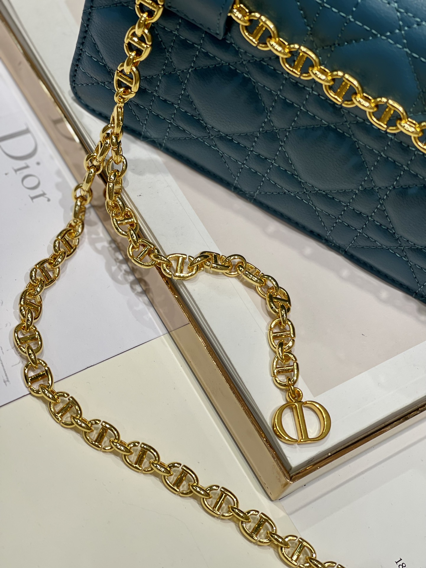 Handbag Dior 5091 size 20 x 11.5 x 3.5 cm - vstockx