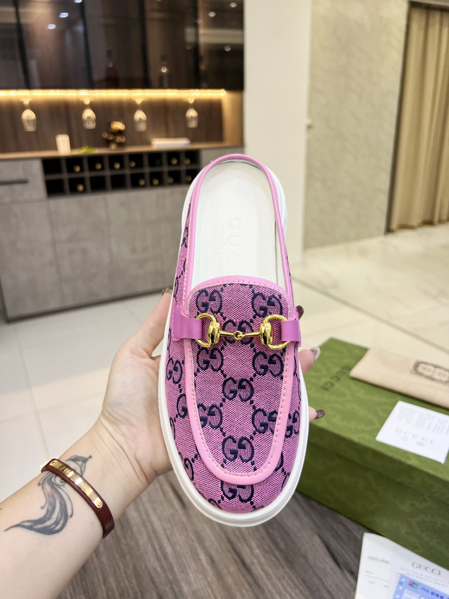 Gucci Women's WOMEN 6 - vstockx