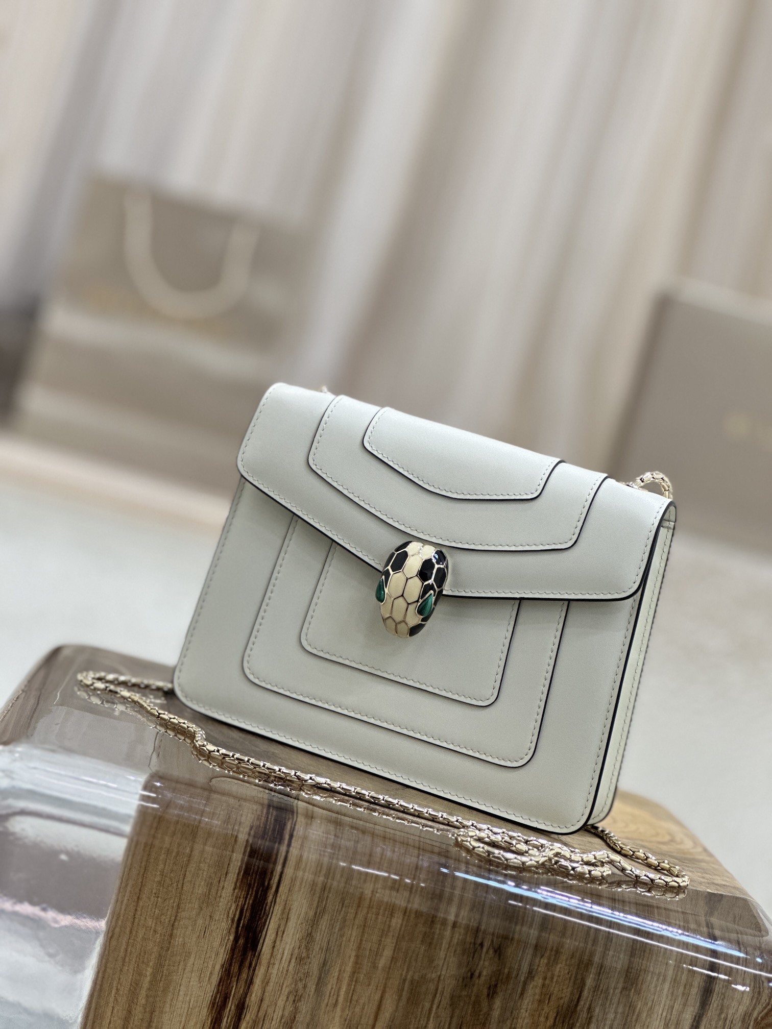 Handbags Bvlgari 35107 size:20*15*5 cm - vstockx