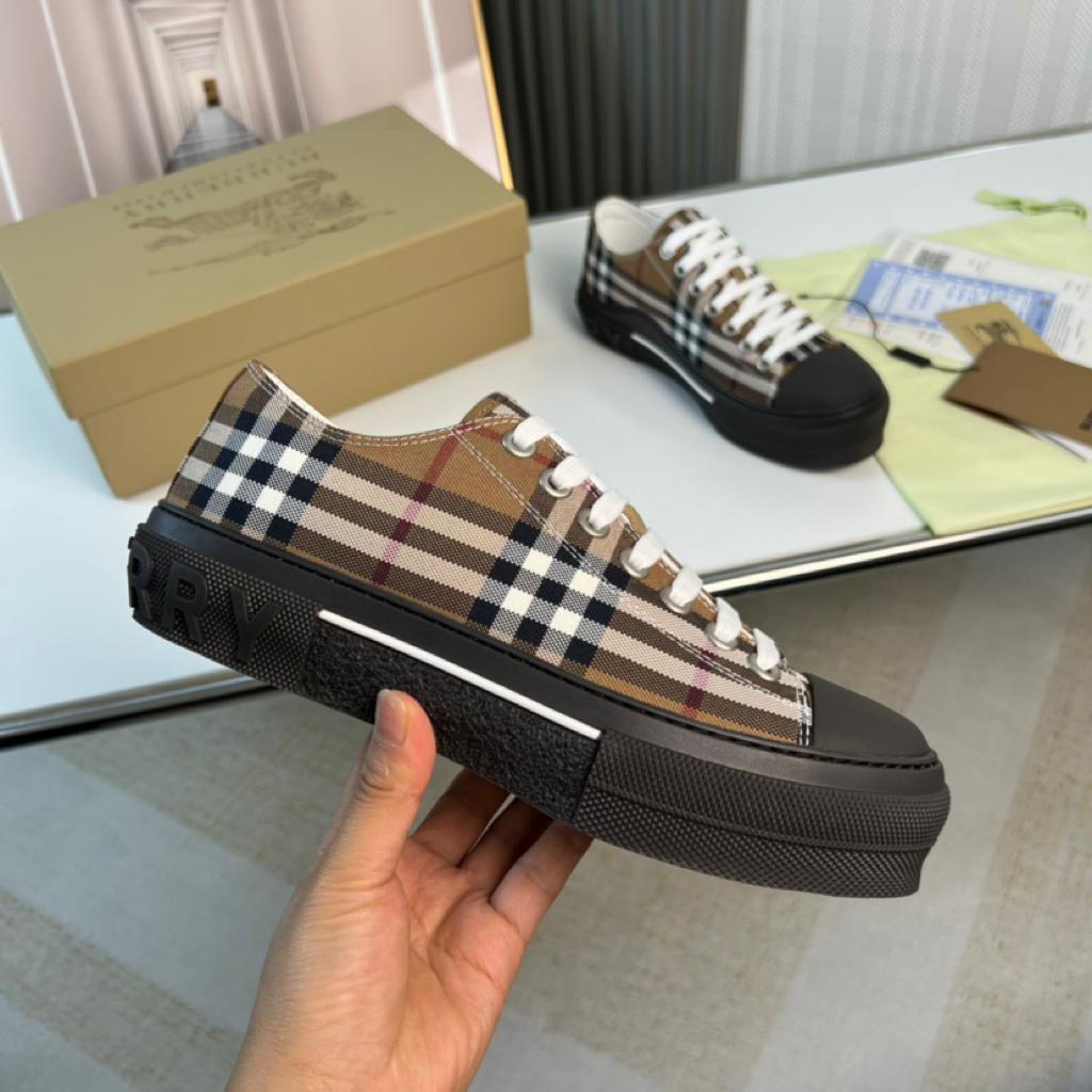 Burberry Gabardine Birch Brown Black - vstockx