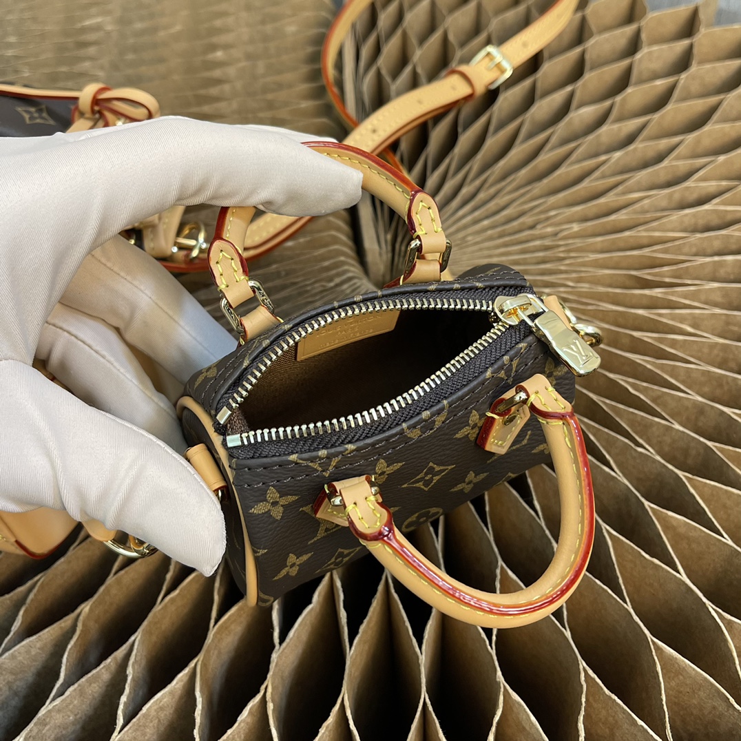Handbag Louis Vuitton M81081 size 9  10 CM - vstockx