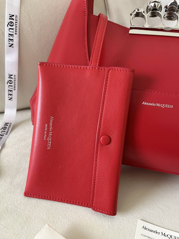 Handbag Alexander McQueen hobo size 20*12*8 cm size 30*18*7 cm - vstockx