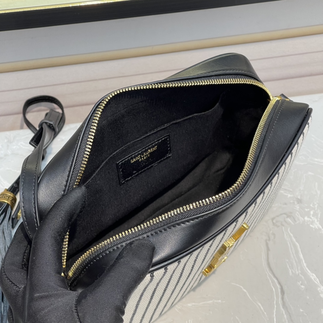 Handbags SAINT LAURENT 520534 size 23x16x6 cm - vstockx