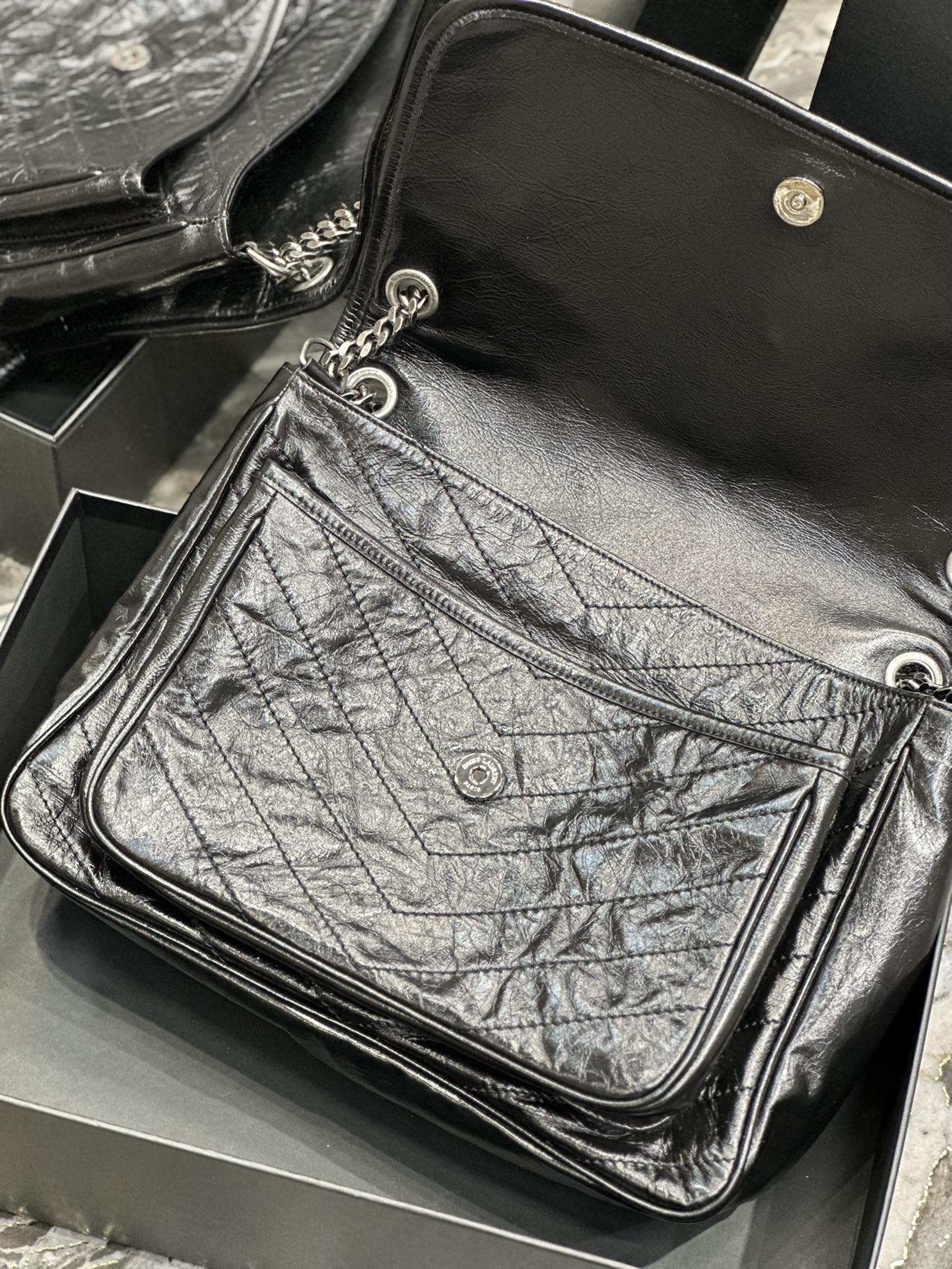Handbags SAINT LAURENT 498830 size 32  23  9 cm - vstockx
