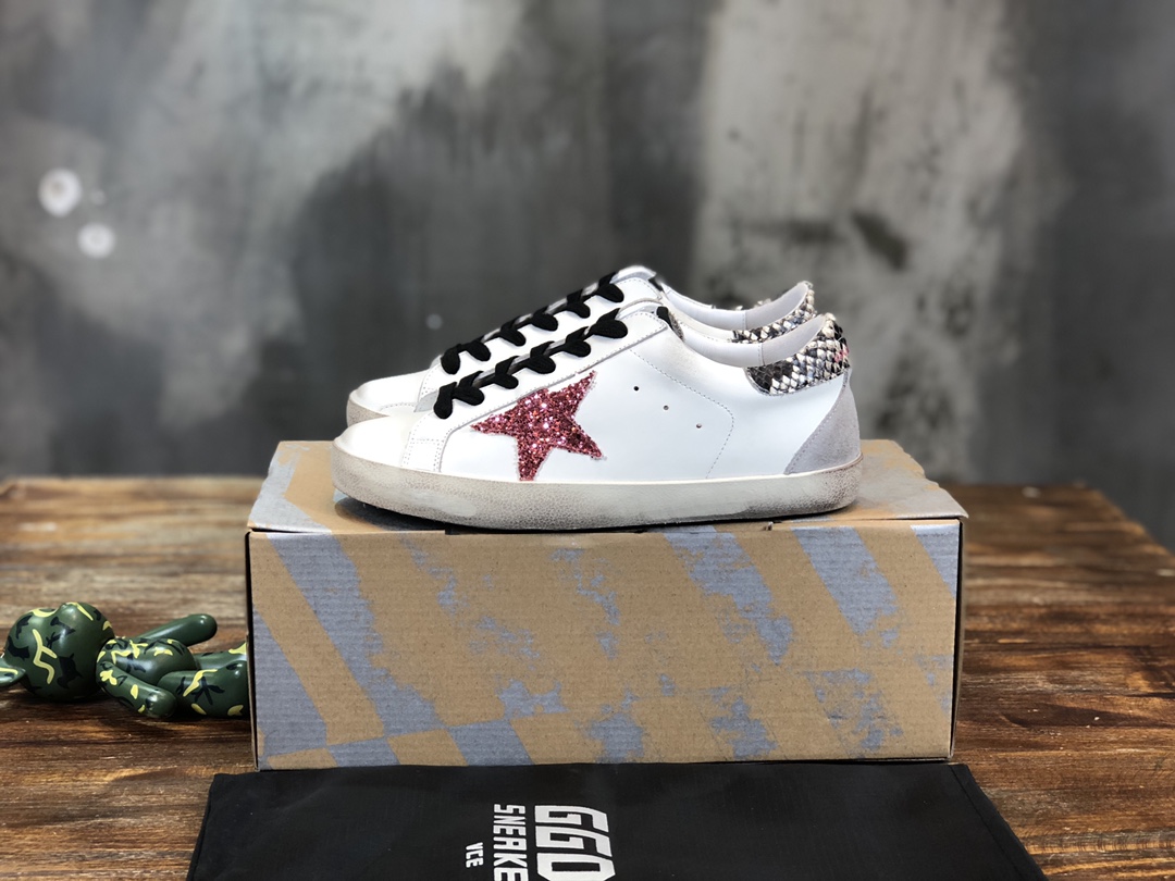 Golden Goose Superstar distressed-finish sneakers 1 - vstockx