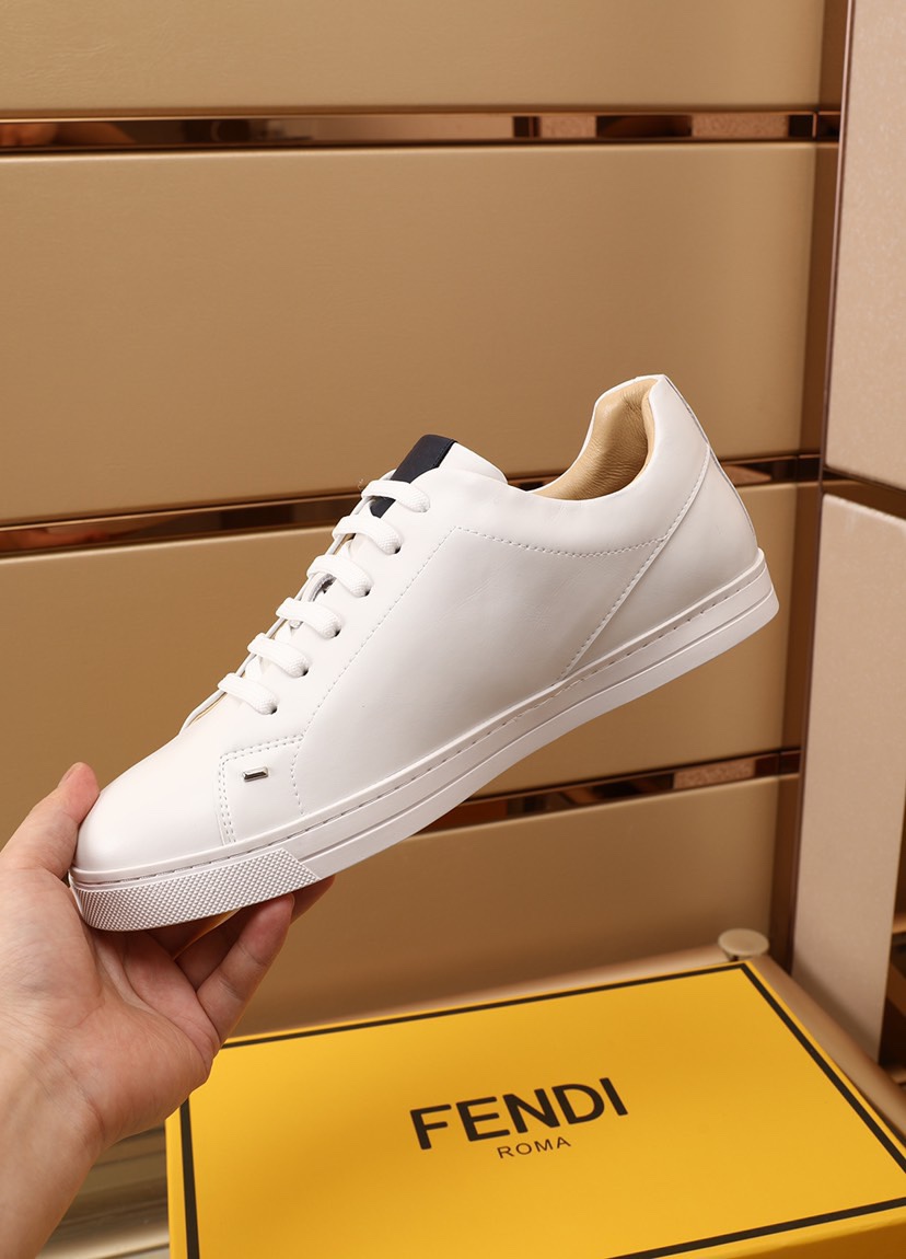 Fendi Low Top Sneakers 7 - vstockx