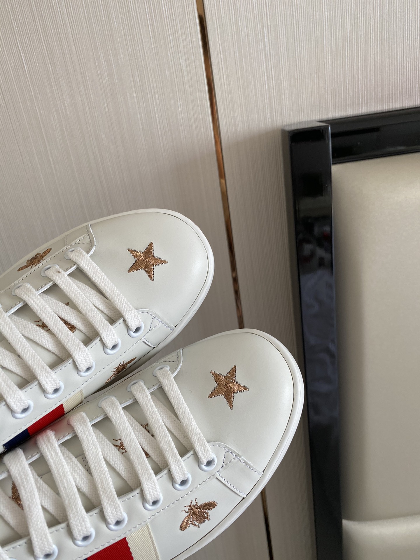 Gucci Women's Ace sneaker with bee sneaker 4 - vstockx