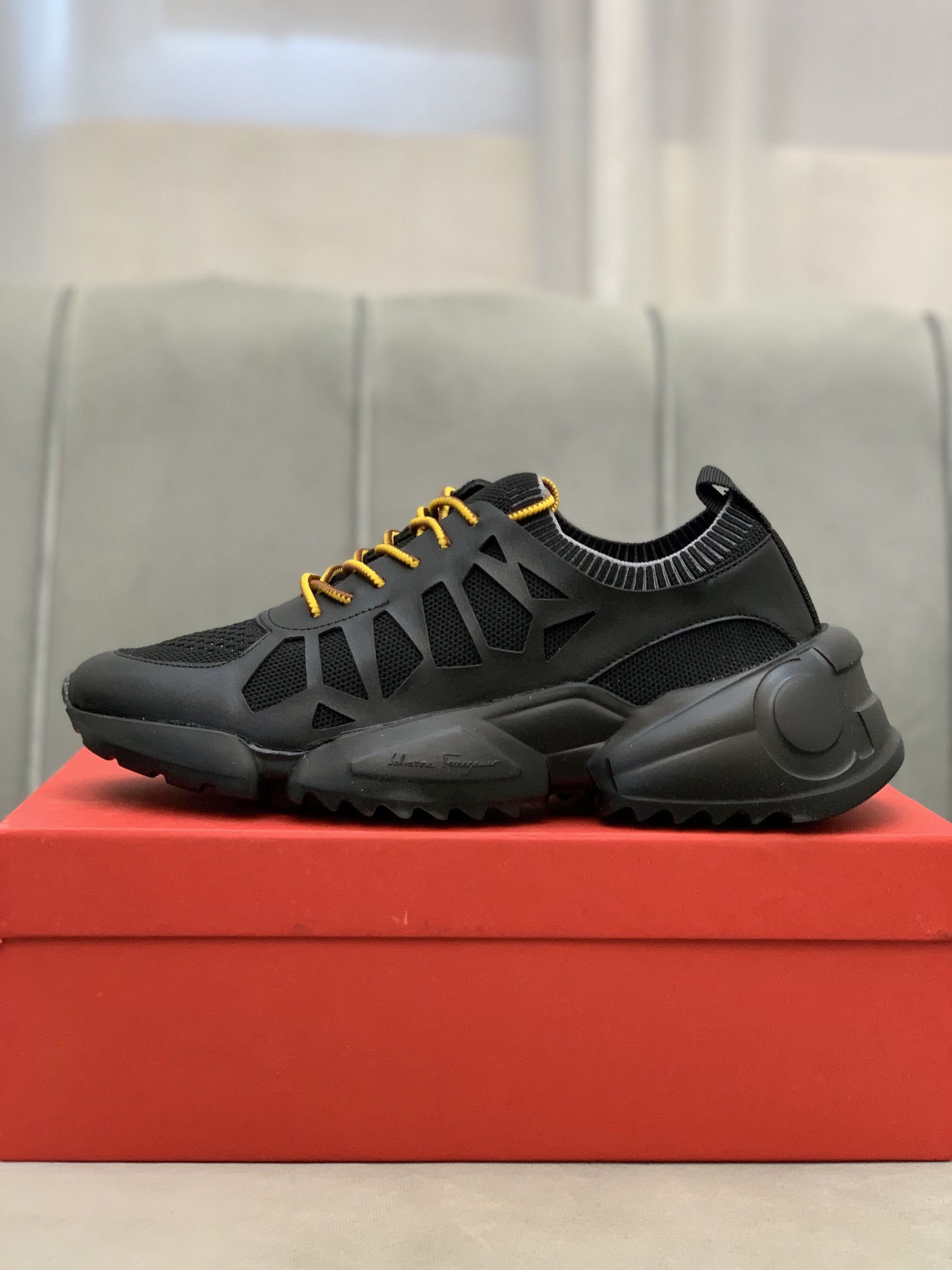 Salvatore Ferragamo Low Top Sneaker 3 - vstockx