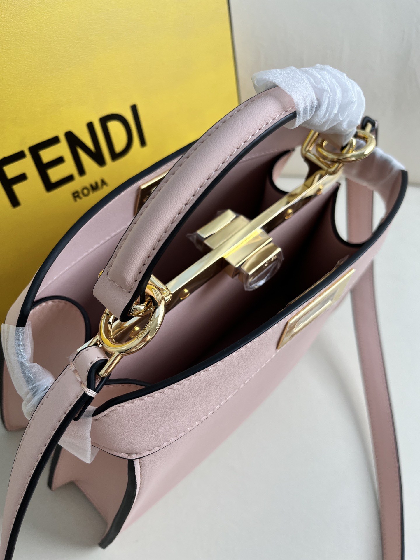 handbags FENDI 0229 size:27*21*11cm - vstockx