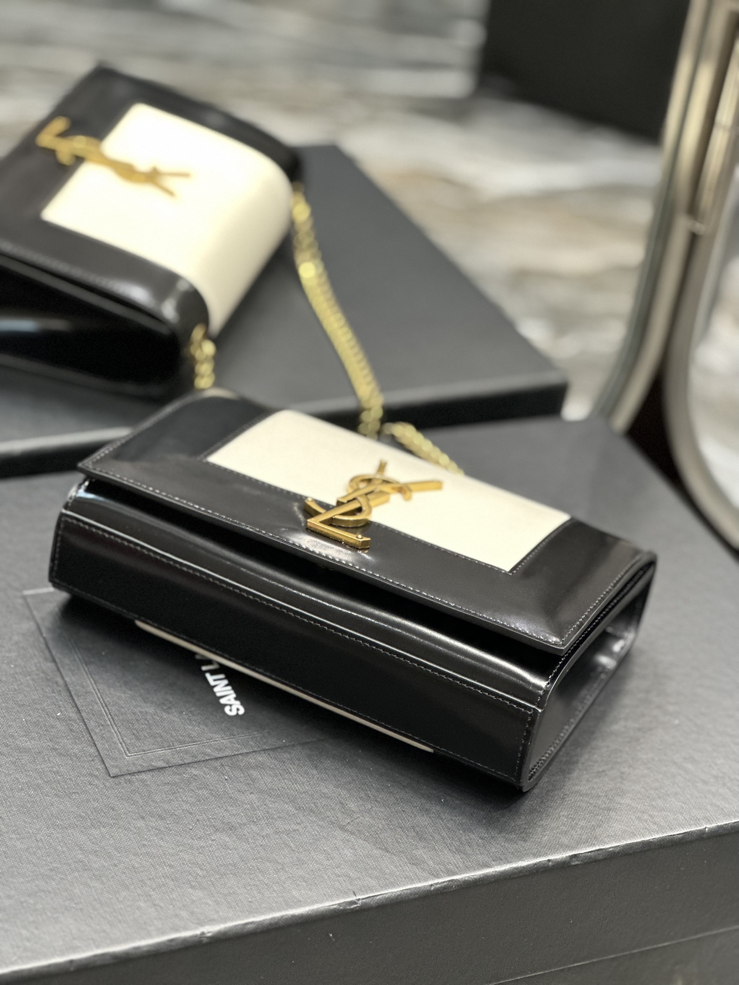 Handbags SAINT LAURENT 469390 size 20x13.5x6 cm - vstockx