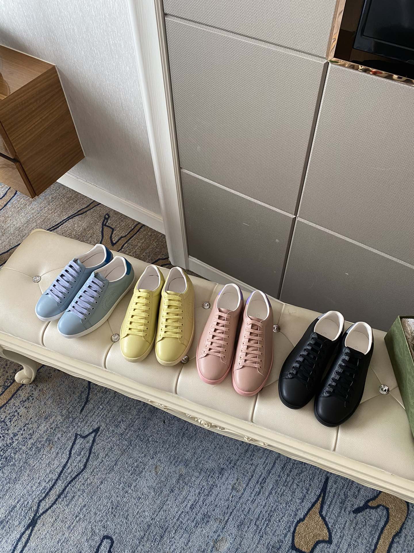 Gucci Women's Ace sneaker with bee sneaker 4 - vstockx