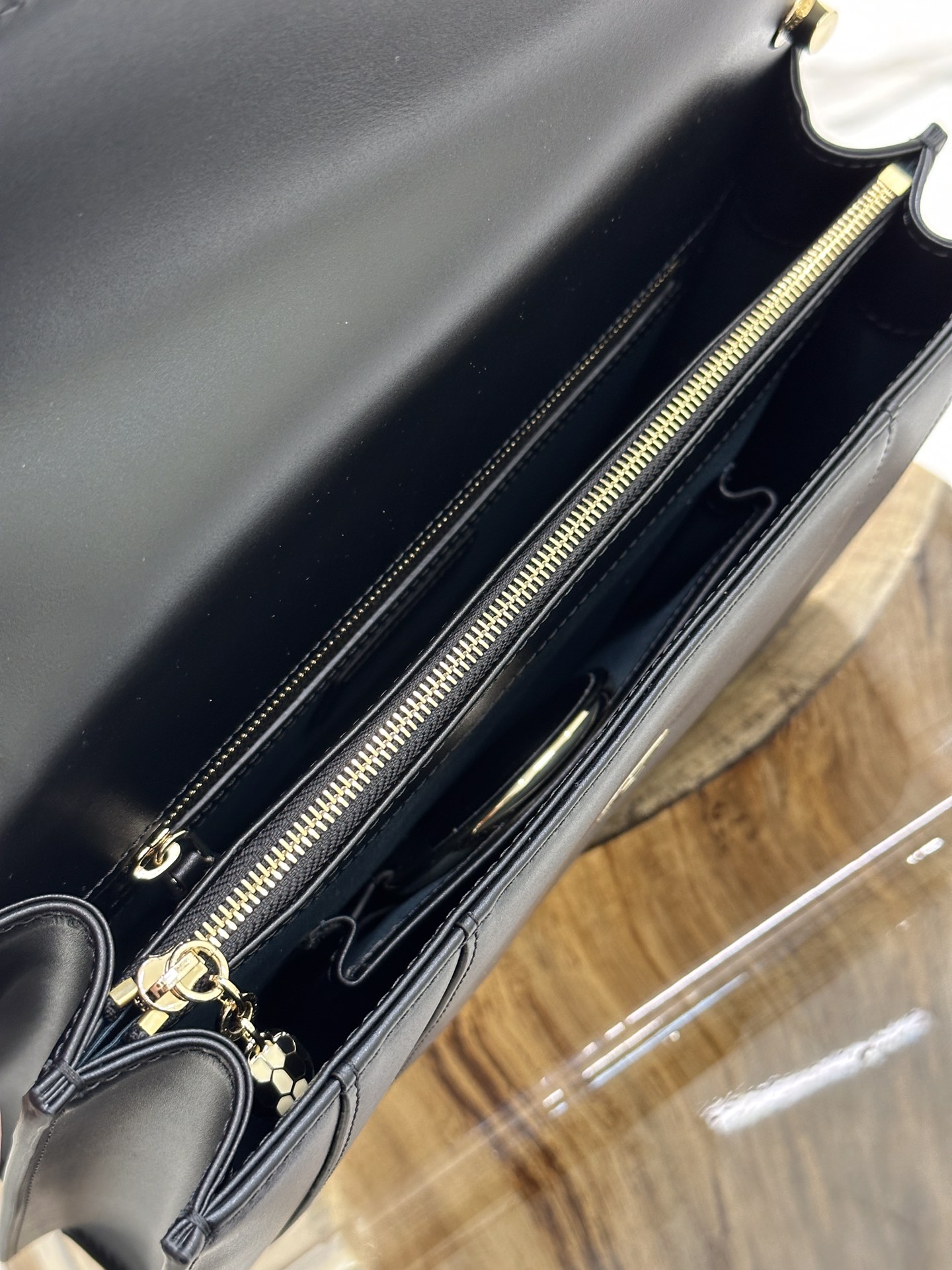 Handbags Bvlgari 35362 size:28*19*8 cm - vstockx