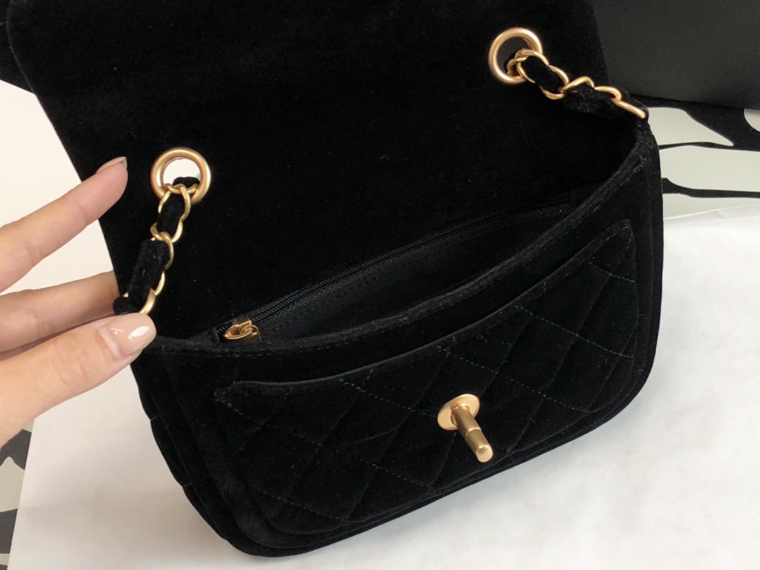 Handbag Chanel size 18  13  7 cm - vstockx