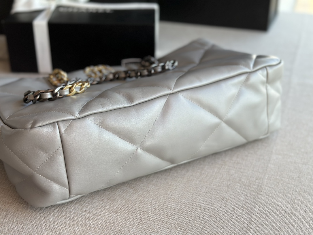 Handbag Chanel AS366 size 24 X41 X10 cm - vstockx