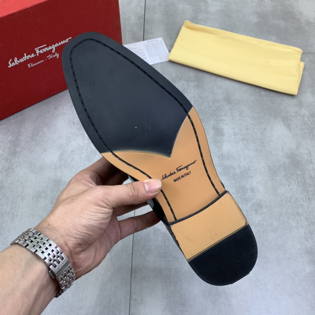 Salvatore Ferragamo Boots 12 - vstockx