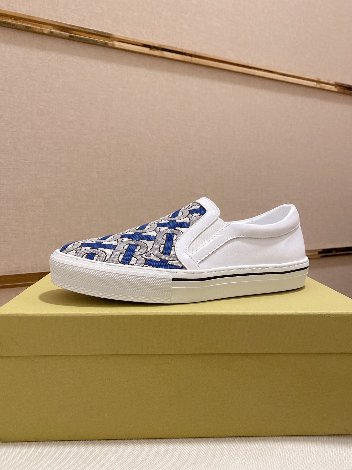 Burberry Perforated Check Sneaker 22 - vstockx