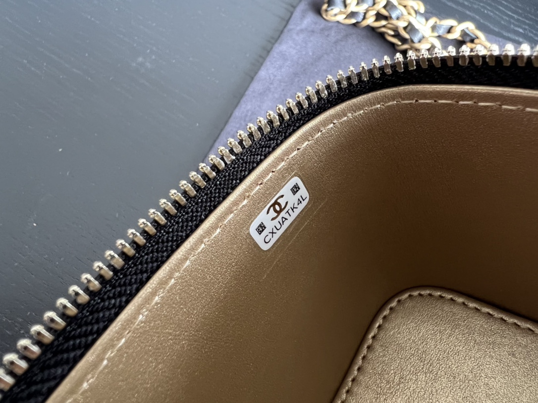 Handbag Chanel AP1447 size 8.5cmx11cmx7 cm - vstockx