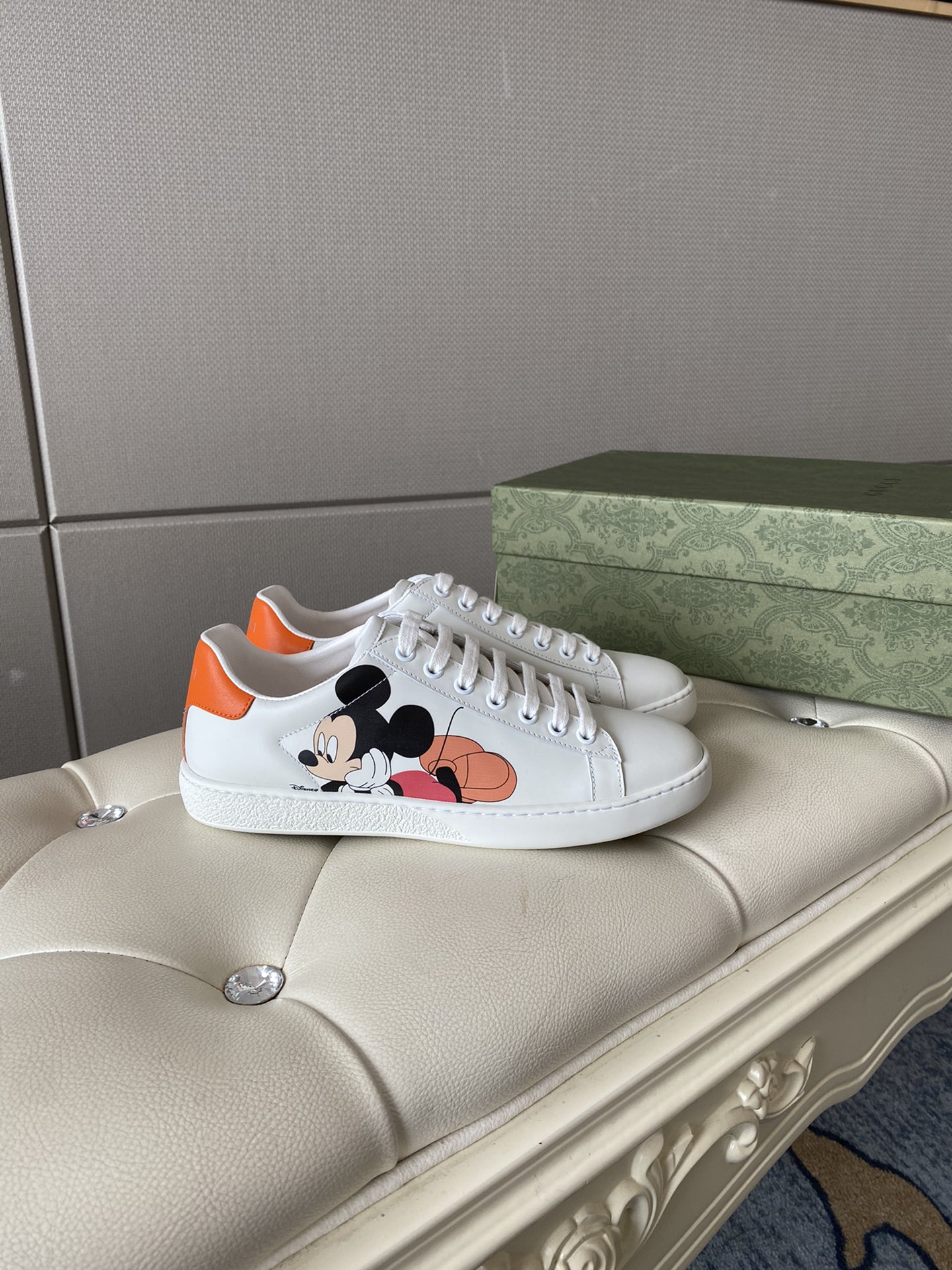 Gucci Women's Ace sneaker with bee sneaker 4 - vstockx