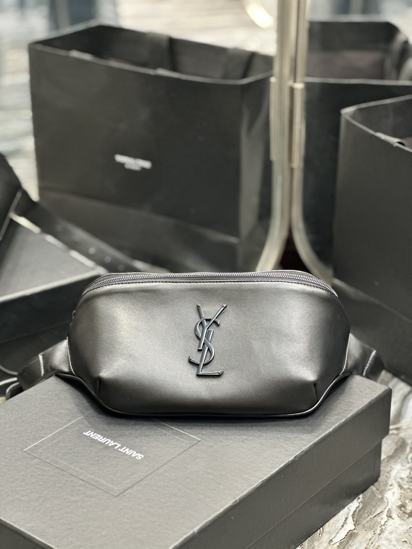 Handbags SAINT LAURENT 569737 size 38  28  13 cm - vstockx