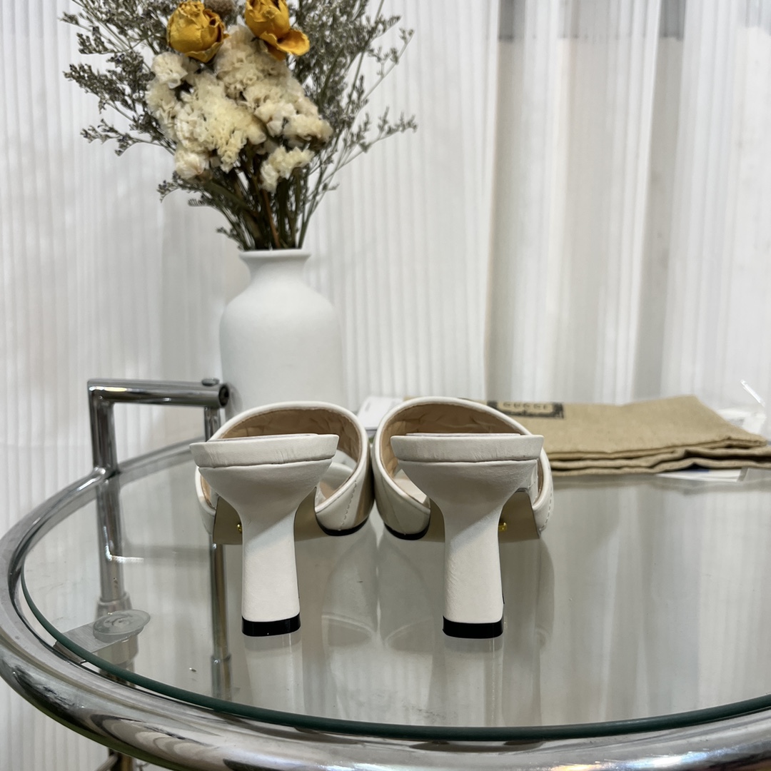 Gucci Women's Double G slide sandal WOMEN 7 - vstockx